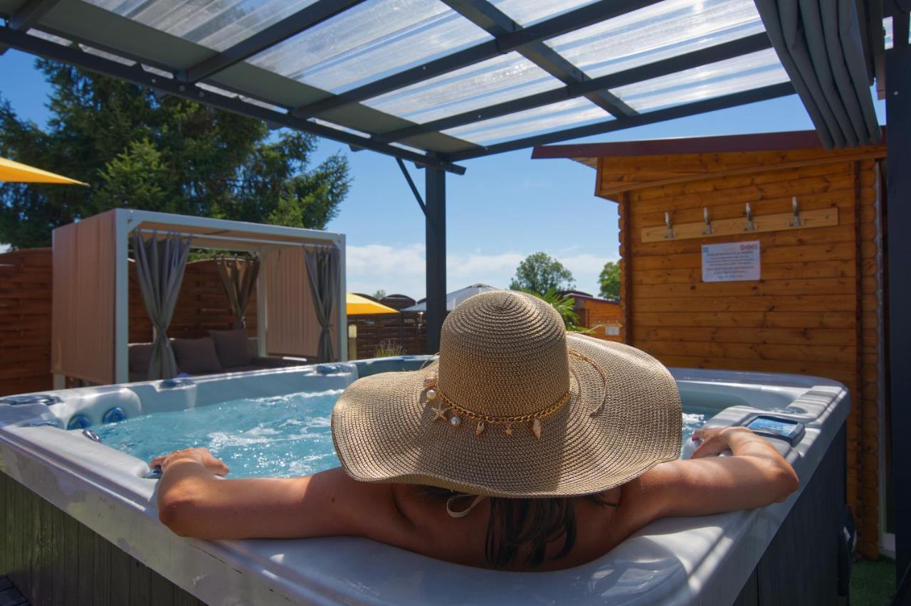 Hotel Logis Centrotel Et Bulles D'allier 3*